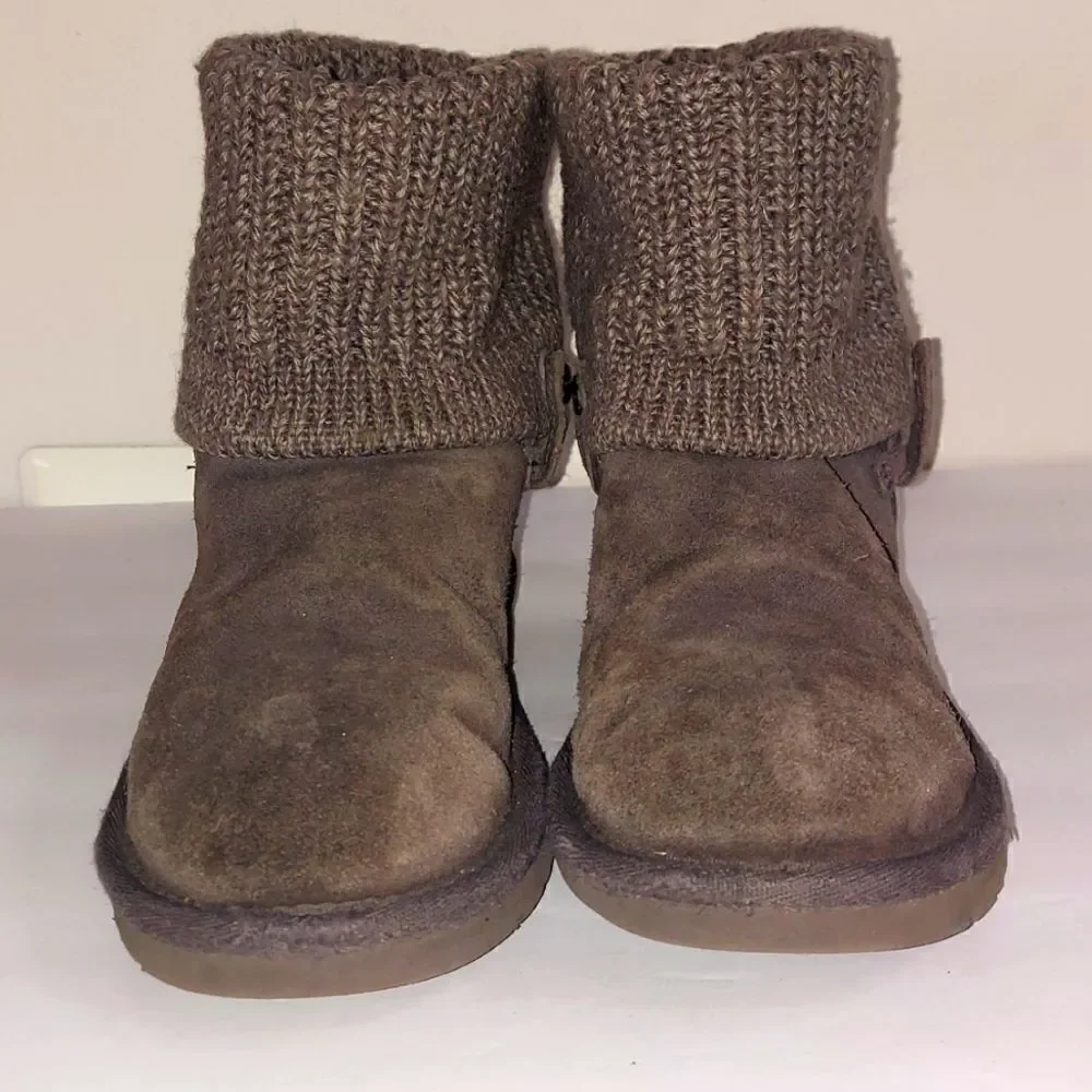 UGG Saela Rib-Knit Suede Boots Sz 2